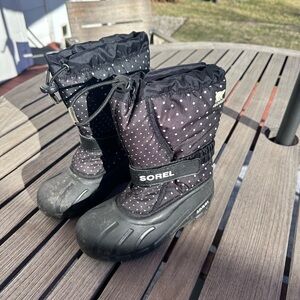 Sorel Black and White Dotted Snow Boots
